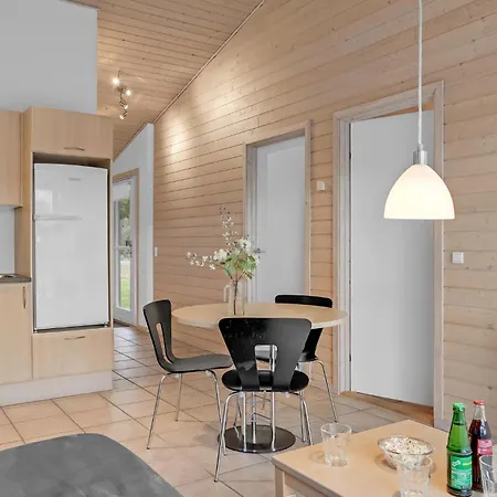 2 Bedroom Beautiful In Pandrup