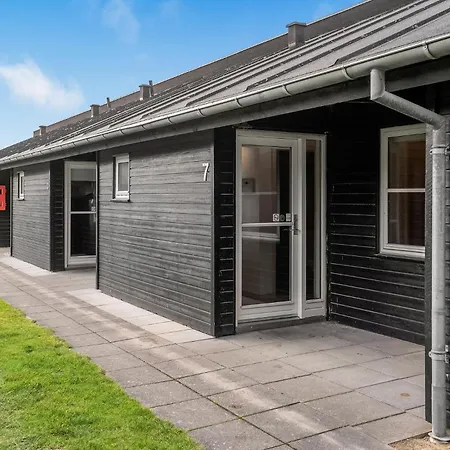 2 Bedroom Beautiful In 別荘 *