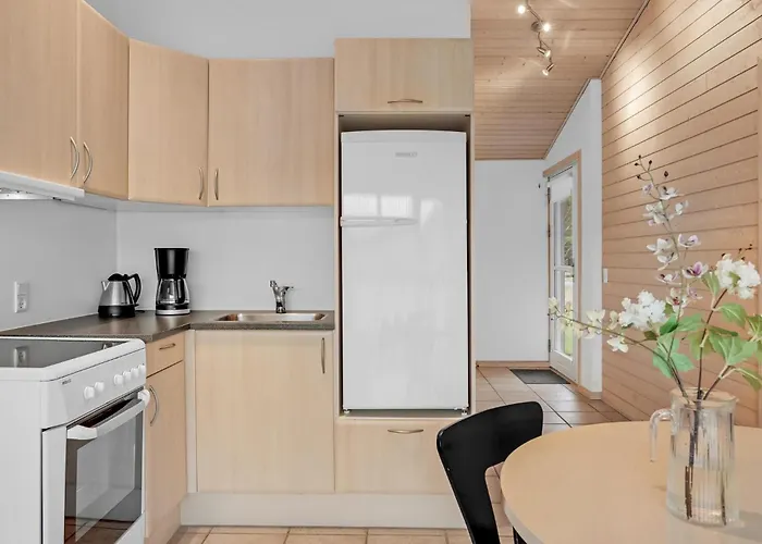 2 Bedroom Beautiful In Feriehus