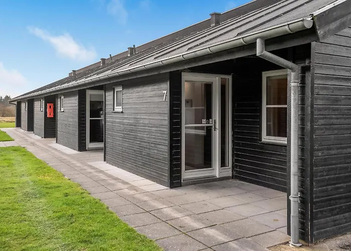 2 Bedroom Beautiful In Feriehus *